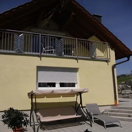 Am Weinberg Apartament *